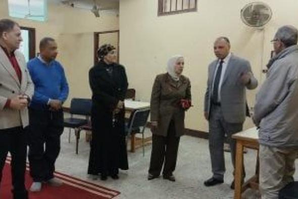 رئيس
شئون
الامتحانات
بوزارة
التعليم
يتابع
اختيار
رؤساء
لجان
الثانوية
العامة