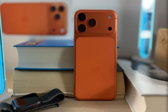 آيفون
17
برو
يتصدر
المبيعات
المبكرة
ويستحوذ
على
أكثر
من
نصف
الطلبات