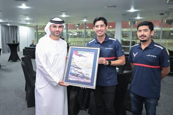 منصور
      بن
      محمد
      يشهد
      الجولة
      الثالثة
      من
      سباقات
      «لومان»