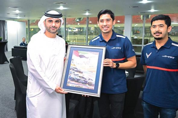 منصور بن محمد يشهد الجولة الثالثة من سباقات «لومان الآسيوية»