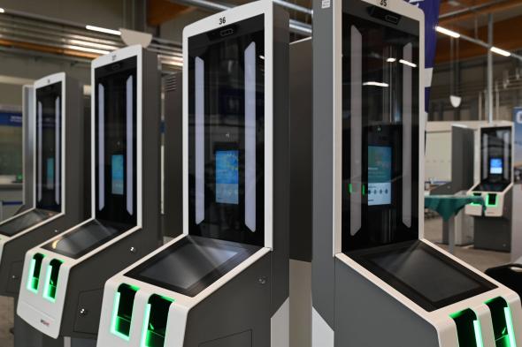 تأجيل تطبيق نظام الدخول والخروج البيومتري بمطارات وموانىء أوروبا بسبب الفوضى