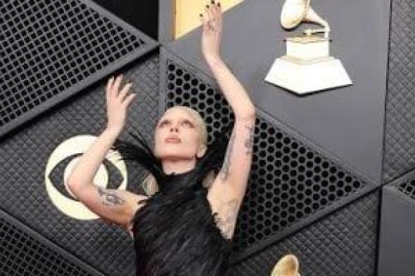 ليدي
جاجا
تحصد
جائزة
جرامي
أفضل
تسجيل
بوب
راقص
بأغنية
Abracadabra