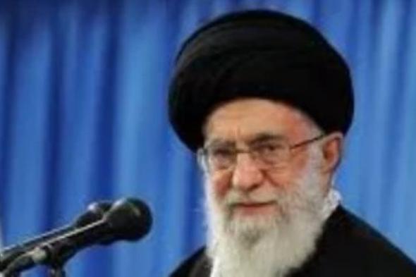 علي خامنئي يحذر من صراع إقليمي إذا هاجمت أمريكا إيران