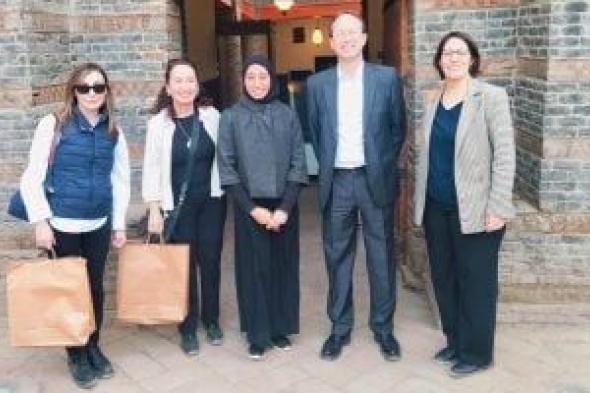 السفير
الإسبانى
في
مصر
يستمتع
بجولة
فى
السوق
السياحى
ومعبد
خنوم
ومدينة
إسنا
التاريخية..
صور