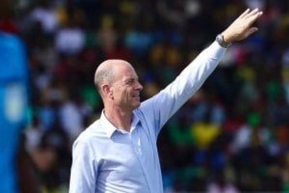 توروب
يجري
تغييرات
على
تشكيل
الأهلى
أمام
البنك
غداً
فى
الدوري