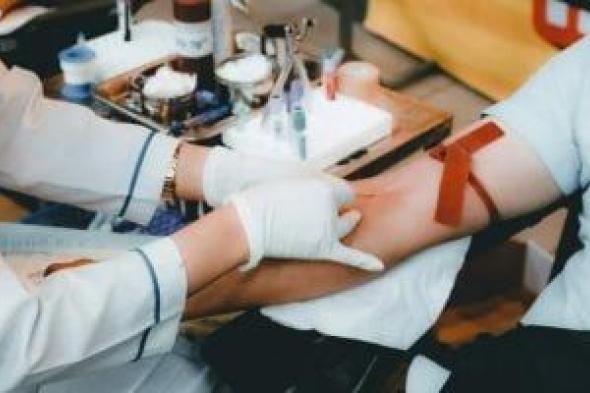 لائق
طبيا
وخاضع
للفحوصات..
شروط
بالقانون
للتبرع
بالدم
أو
البلازما