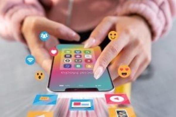 ما
وراء
الخوارزمية
(9)..
كيف
تنظم
الدول
السوشيال
ميديا
بدون
قواعد
رقمية
مركزية؟