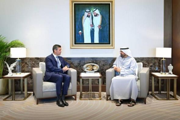 أحمد
      بن
      سعيد
      ورئيس
      باراغواي
      يبحثان
      التعاون