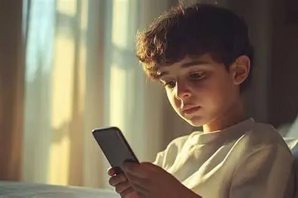 باحثة:
    كثرة
    تعرض
    الطفل
    للشاشات
    تؤثر
    على
    قدرات
    التكلم
    والتعبير