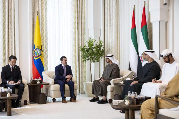 رئيس الدولة يبحث مع رئيس الإكوادور تعزيز علاقات التعاون بين البلدين