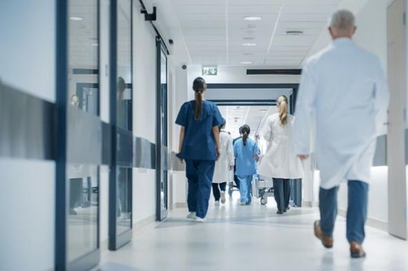 علاقات
      جنسية
      وانقسامات
      وعنف
      وتحرش!
      كواليس
      صادمة
      في
      أكبر
      مستشفى
      في
      ويلز