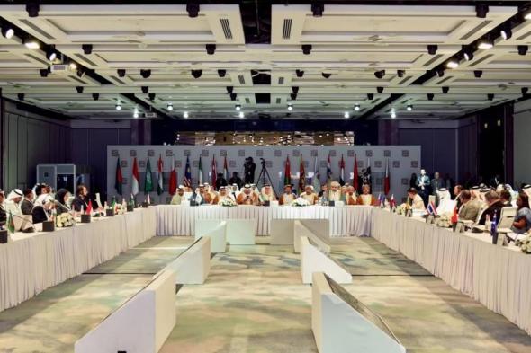 «حوار
      أبوظبي»
      يختتم
      أعماله
      بتحديد
      مسارات
      ذكية