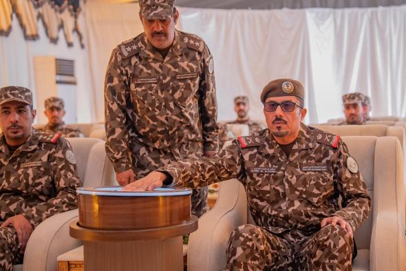 اللواء
الحربي
يفتتح
مركزي
جبلة
والحدقة
في
محمية
الإمام
تركي
بن
عبدالله
الملكية