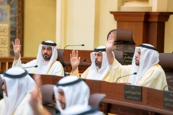 «استشاري
      الشارقة»
      يقرّ
      توصياته
      بشأن
      دائرتي
      الأشغال
      العامة
      والموارد
      البشرية