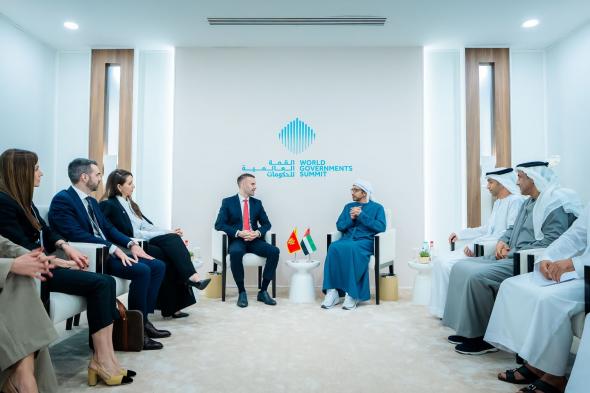 عبدالله بن زايد يستقبل رئيس وزراء مونتينيغرو على هامش القمة العالمية للحكومات