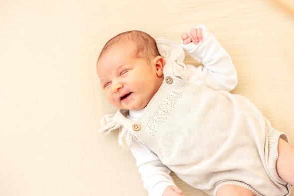 ظاهرة
حبوب
بيضاء
في
وجه
الرضيع:
أسبابها
وكيفية
علاجها