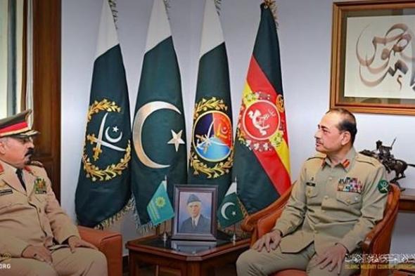 قائد
    الجيش
    الباكستاني
    يبحث
    مع
    «المغيدي»
    سبل
    تعزيز
    التعاون
    في
    محاربة
    الإرهاب