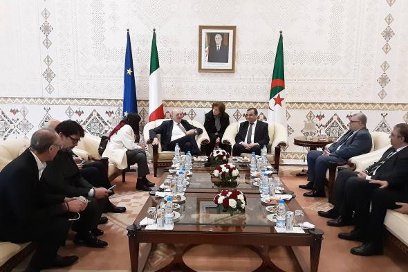 وزير
البيئة
وأمن
الطاقة
الإيطالي
يحل
بالجزائر