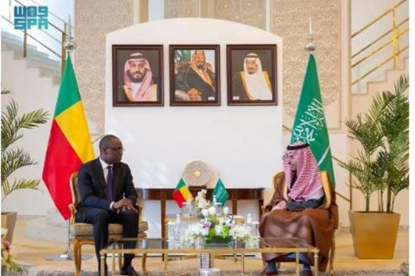 وزير
    الخارجية
    يبحث
    التعاون
    الثنائي
    والمستجدات
    الإقليمية
    والدولية
    مع
    نظيره
    البنيني