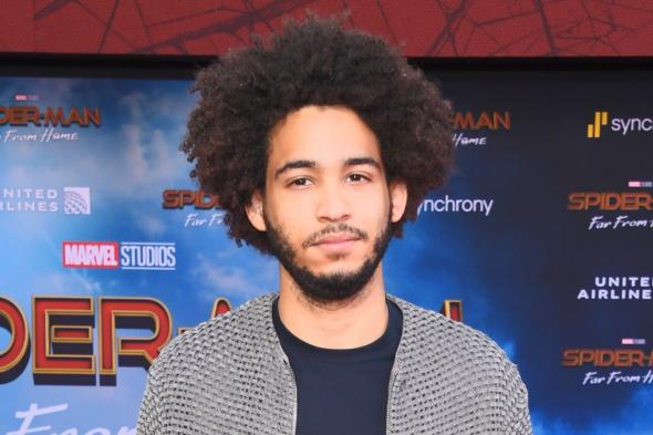 الموسم
الثالث
من
The
Last
of
Us
يشهد
تغييرات
في
طاقم
التمثيل
مع
اختيار
ممثل
جديد
لدور
ماني