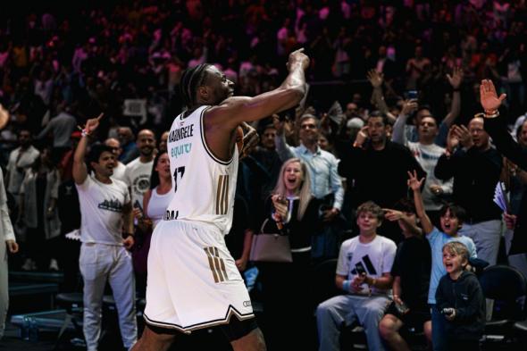 دبي
      لكرة
      السلة
      يفوز
      على
      أولمبياكوس
      في
      الدوري
      الأوروبي