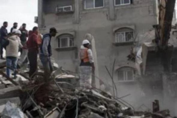 شهداء ومصابون في قصف إسرائيلي استهدف خيام النازحين بدير البلح