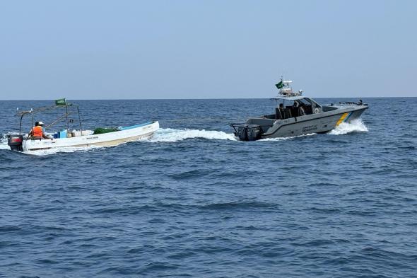 حرس
الحدود
ينقذ
مواطنًا
من
الغرق
بمنطقة
المدينة
المنورة