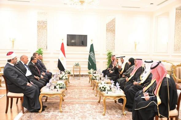 وفد
    «الشورى»
    يبحث
    تعزيز
    التعاون
    البرلماني
    مع
    مجلس
    النواب
    المصري