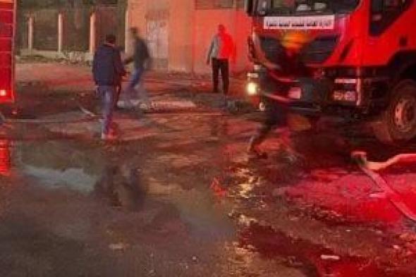 إخماد
حريق
اندلع
داخل
مخزن
أخشاب
فى
مدينة
6
أكتوبر