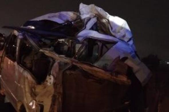 مصرع
شخص
وإصابة
11
أخرين
فى
انقلاب
ميكروباص
على
طريق
بنها
-
شبرا
الحر