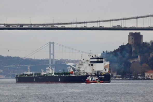 النفط
      يهبط
      إلى
      67
      دولاراً
      قبيل
      بدء
      المحادثات
      الأمريكية
      الإيرانية