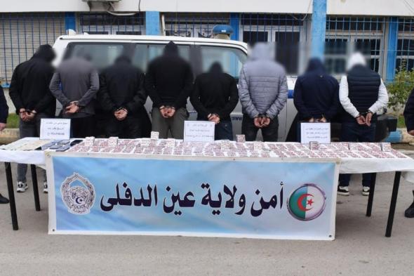 شرطة
عين
الدفلى
تضبط
6105
قرص
مهلوس
وتوقف
10
أشخاص