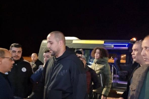 بوقرة
يحل
بعنابة
لتشييع
جثمان
والده
إلى
مثواه
الأخير