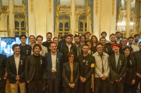 مطور
لعبة
Clair
Obscur:
Expedition
33
يحصل
على
وسام
الفنون
والآداب
الفرنسي