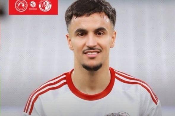 آدم
أوناس
ينال
جائزة
أفضل
لاعب
عن
آدائه
ضد
العربي