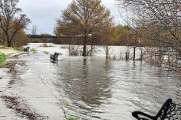 العاصفة
ليوناردو
تشل
الحياة
في
إسبانيا
وتُجبر
الآلاف
على
مغادرة
منازلهم