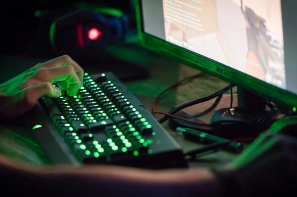 الستريمر
Northernlion
اكتشف
للتو
أن
شاشته
ذات
معدل
التحديث
العالي
لا
تزال
مضبوطة
على
60
هرتز