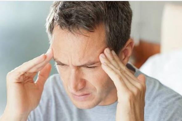 استشاري
    يوضح
    أسباب
    التوتر
    والصداع
    خلال
    الصيام
    فى
    شهر
    رمضان