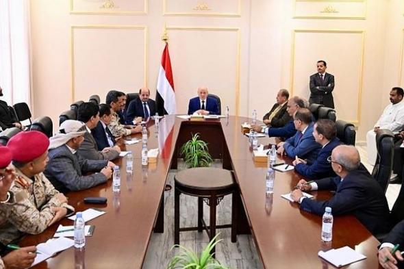 «العليمي»
    يشيد
    بدور
    أبناء
    الضالع
    في
    التصدي
    لمليشيات
    الحوثي
    والدفاع
    عن
    النظام
    الجمهوري