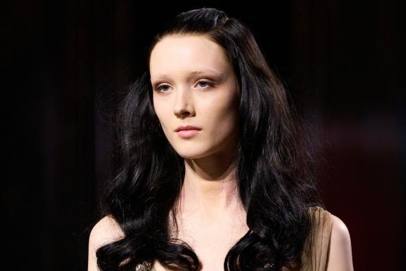 أفضل
حيل
العناية
بالشعر
التالف
وإصلاحه
من
أول
أسبوع
..
إليكِ
خطة
إنقاذ
مكثفة