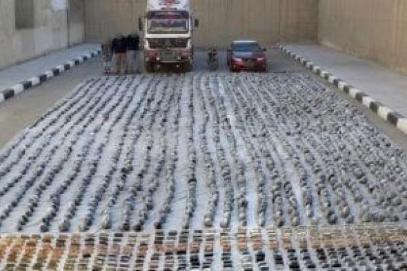 ضربة
بـ
230
مليون
جنيه..
الأمن
يسقط
أباطرة
الكيف
فى
السويس
بـ
3
أطنان
مخدرات