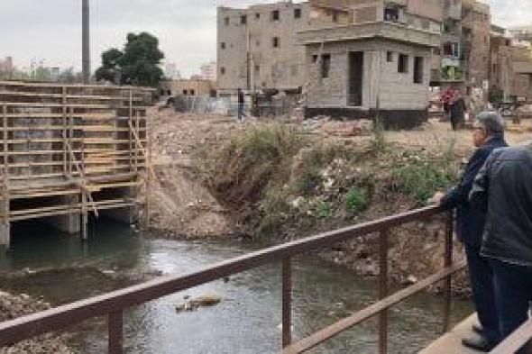 محافظ
الدقهلية
يتفقد
إنشاء
كوبرى
معلة
بطلخا
ويوجه
بسرعة
إنهاء
الأعمال