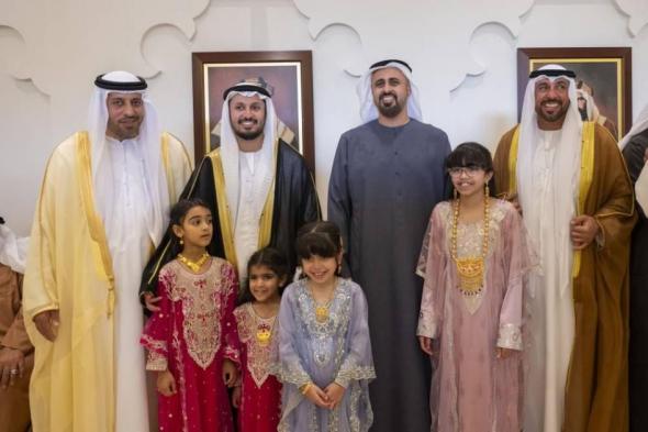 ذياب
      بن
      محمد
      يحضر
      حفل
      استقبال
      بمناسبة
      زفاف
      علي
      محمد
      القبيسي