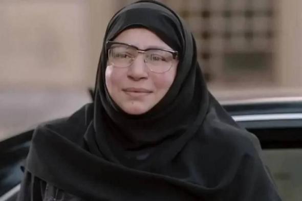 شائعات
      عودة
      عبلة
      كامل
      إلى
      الشاشة
      في
      رمضان
      2026
      تشعل
      الجدل