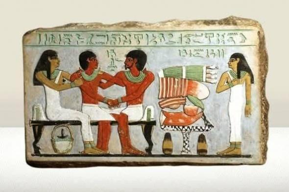 لوحات
      جنائزية
      «أسرية»
      في
      المتحف
      المصري