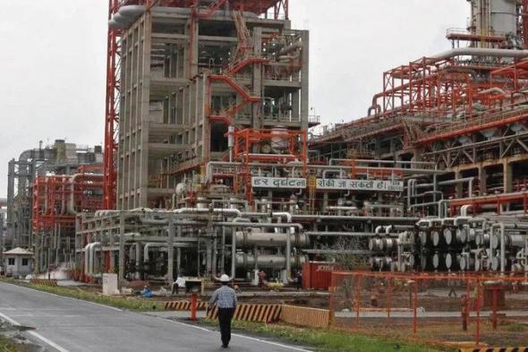 شركات التكرير الهندية تتجنب النفط الروسي لإبرام اتفاق مع أميركا