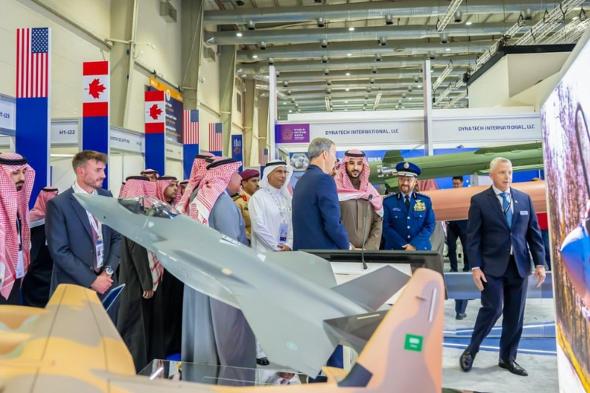 الأمير
    خالد
    بن
    سلمان
    يزور
    جناح
    وزارة
    الداخلية
    في
    معرض
    الدفاع
    العالمي
    2026