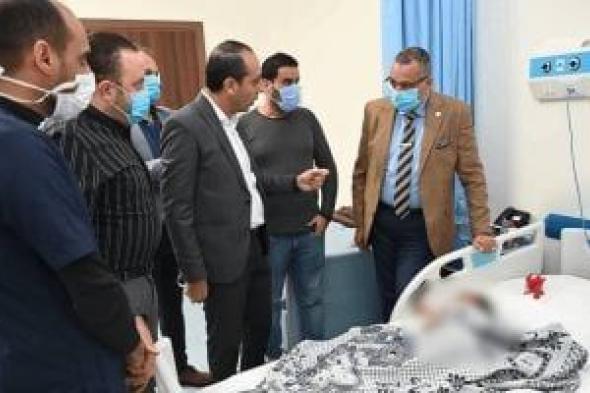 محافظ
جنوب
سيناء
يطمئن
على
الحالة
الصحية
للطفل
المصاب
بهجوم
كلاب
ضالة
برأس
سدر