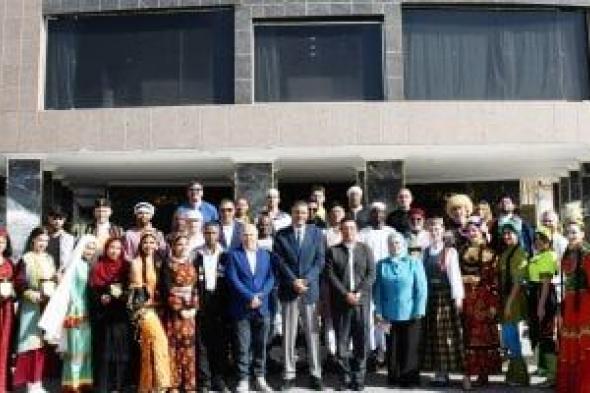 محافظ
أسوان
يكرم
فرق
مهرجان
الثقافة
والفنون..
صور