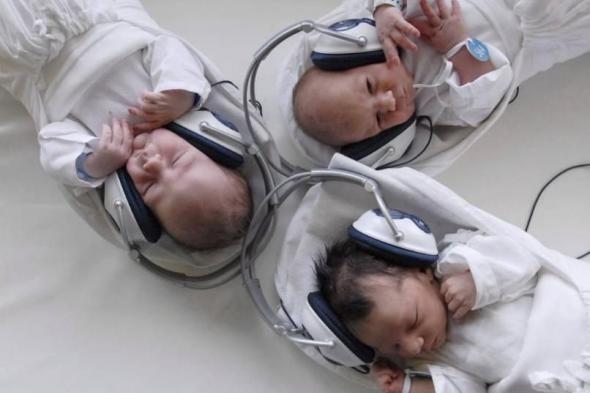 حديثو
      الولادة
      يميزون
      الإيقاع
      الموسيقي